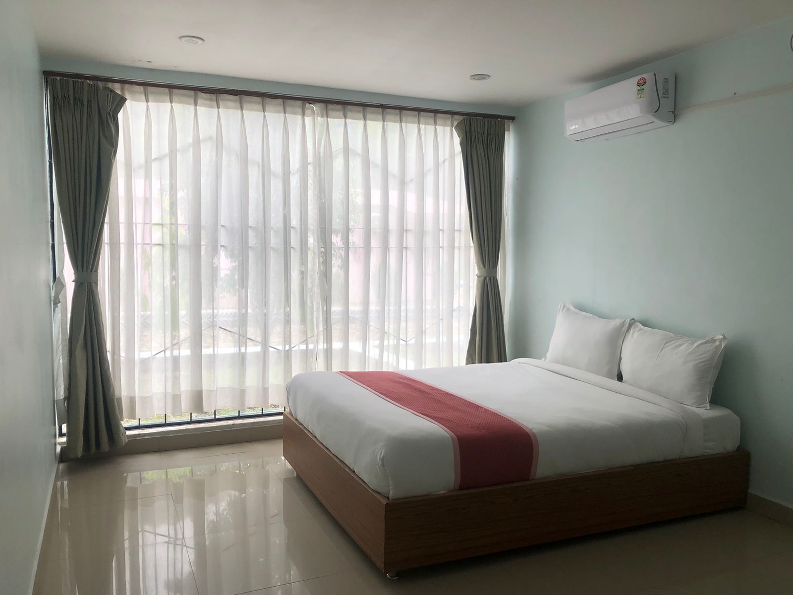Room image 2